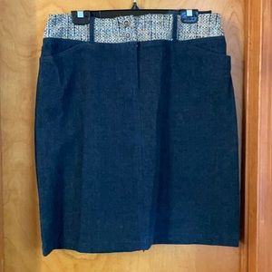 🌻3 for $25 Stretchy denim skirt, size 8